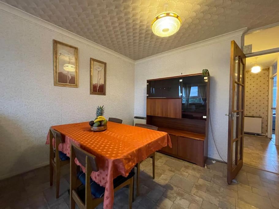 West End Hidden Gem - Modern 2-Bedroom Apartment With Residents Patio غلاسغو المظهر الخارجي الصورة