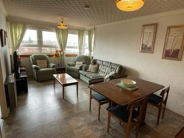 West End Hidden Gem - Modern 2-Bedroom Apartment With Residents Patio غلاسغو المظهر الخارجي الصورة