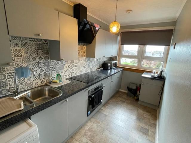 West End Hidden Gem - Modern 2-Bedroom Apartment With Residents Patio غلاسغو المظهر الخارجي الصورة